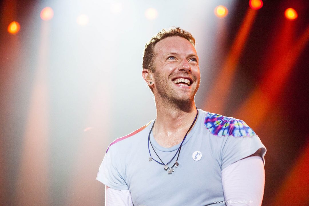 Germany, Hamburg, Barcley Card Arena, Volkspark, Concert,  Global Citizen Festival on 06.07.2017, the night before G20 Summit, in the Barclaycard Arena in Hamburg. The performing artists are Coldplay, Chris Martin, with Shakira,  The festival is organized by the social action platform Global Citizen.